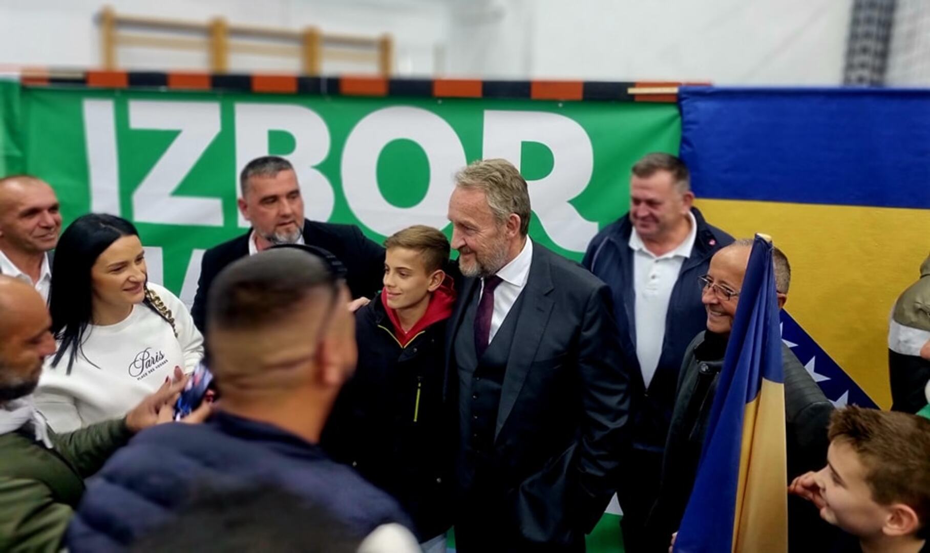 Izetbegović u Srebrenici i Bratuncu: "Nemamo problem sa Srbima" - slika 4