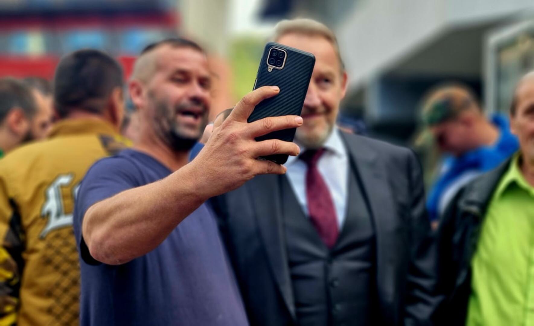 Izetbegović u Srebrenici i Bratuncu: "Nemamo problem sa Srbima" - slika 26