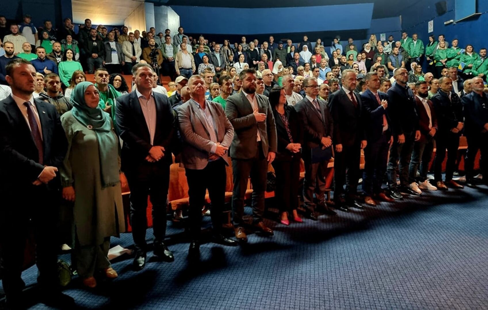 Izetbegović u Srebrenici i Bratuncu: "Nemamo problem sa Srbima" - slika 37