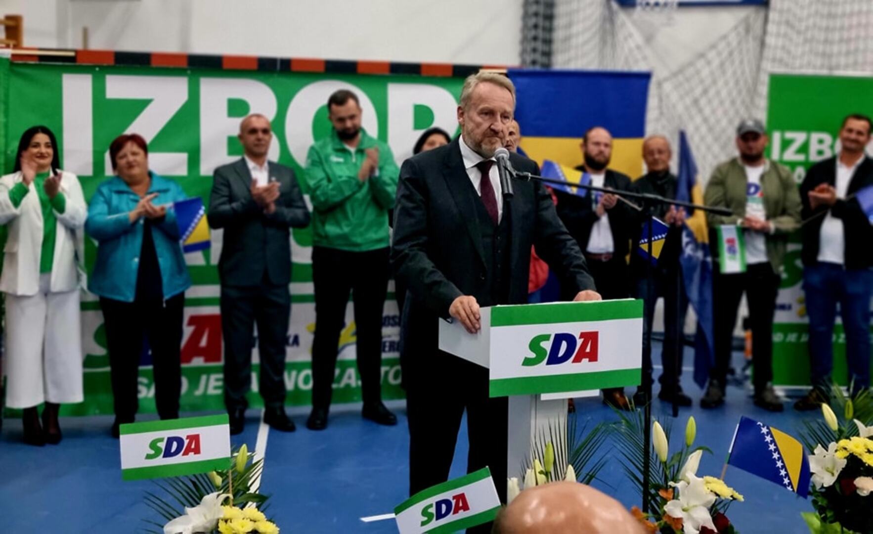 Izetbegović u Srebrenici i Bratuncu: "Nemamo problem sa Srbima" - slika 13