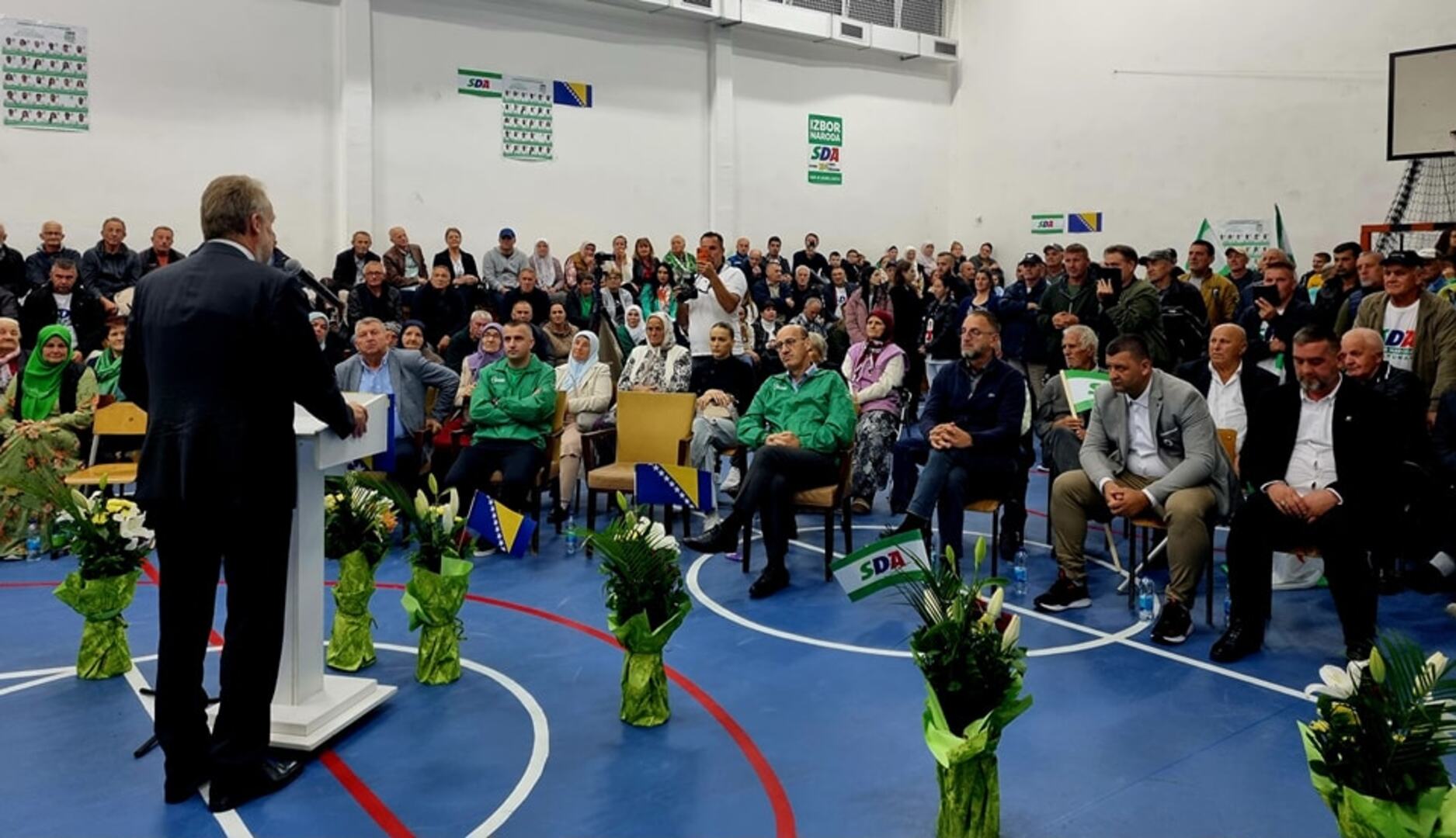 Izetbegović u Srebrenici i Bratuncu: "Nemamo problem sa Srbima" - slika 10