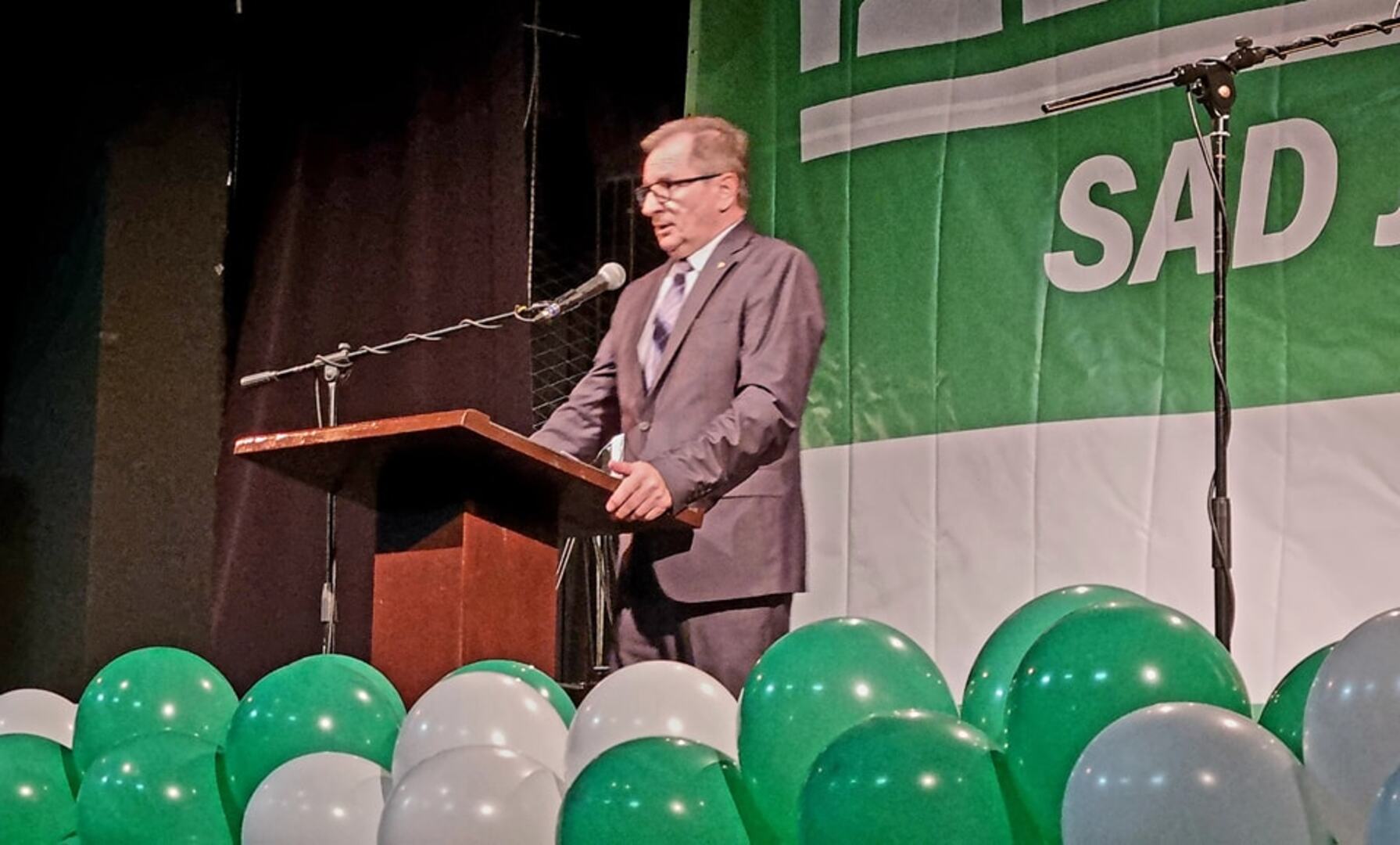 Izetbegović u Srebrenici i Bratuncu: "Nemamo problem sa Srbima" - slika 32