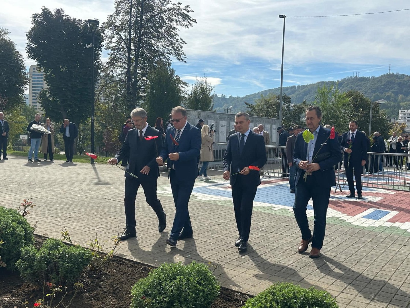 Nikšić proučio fatihu! Jasmin nije - slika 4