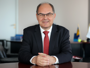 Schmidt uputio poruku pre Lokalne izbore: Glasajte!