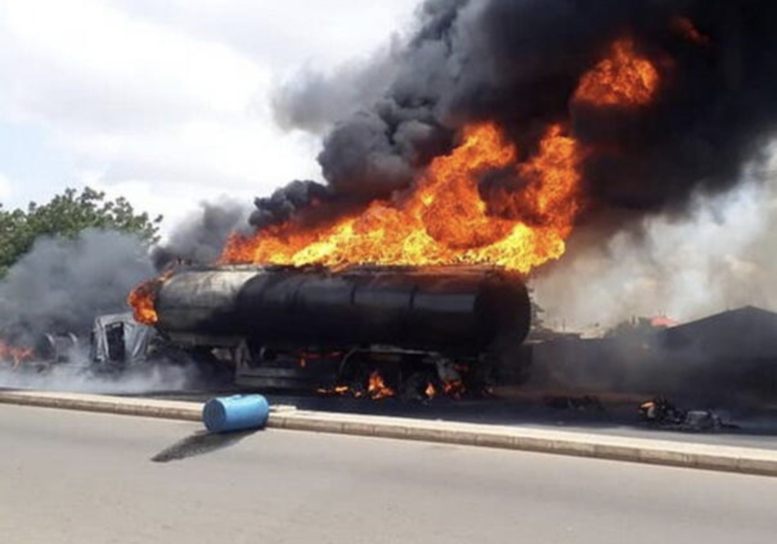 U Nigeriji eksplodirala cisterna s gorivom, poginule najmanje 94 osobe - slika 1