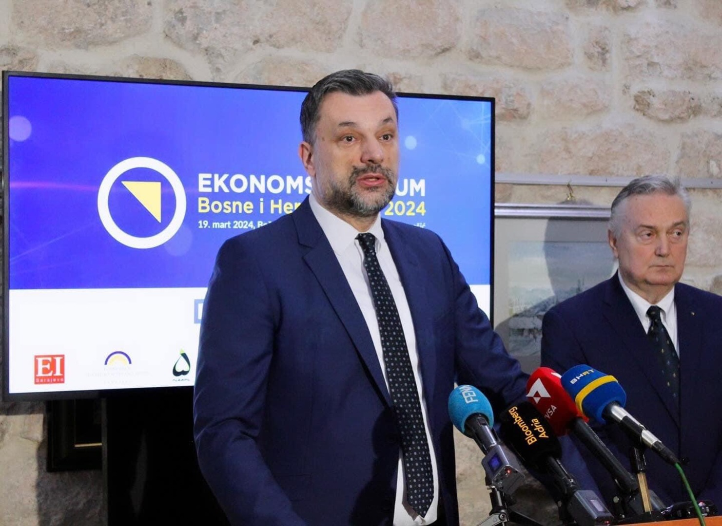Elmedin Konaković, spin diktator - slika 1