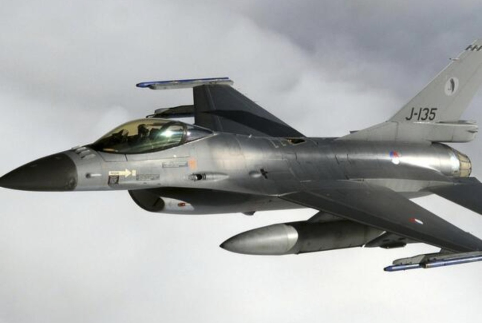 Nizozemska Ukrajini isporučila posljednja dva F-16 aviona - slika 1