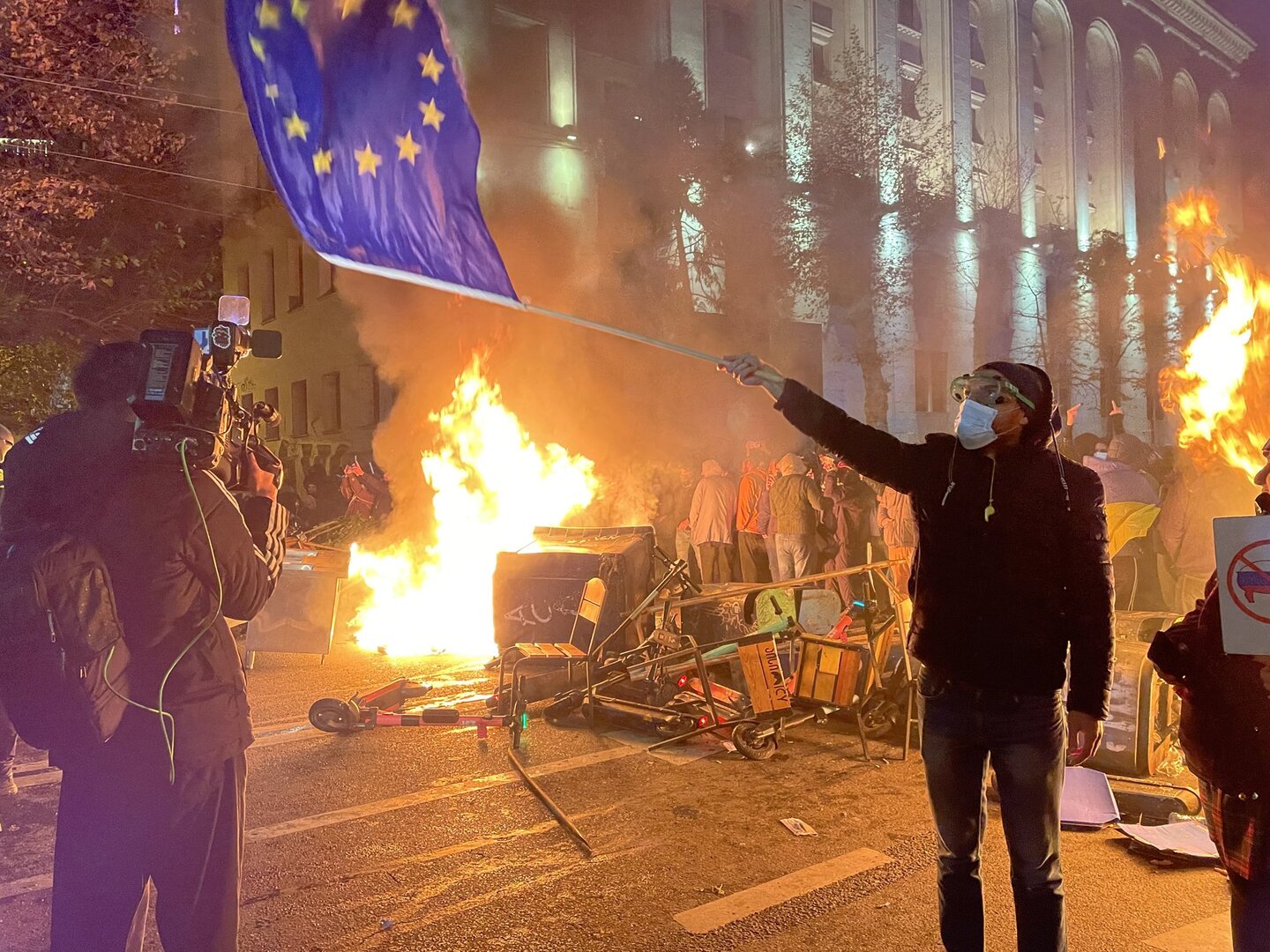 Gruzija: Stotine hiljada demonstranata blokiralo centar - slika 6