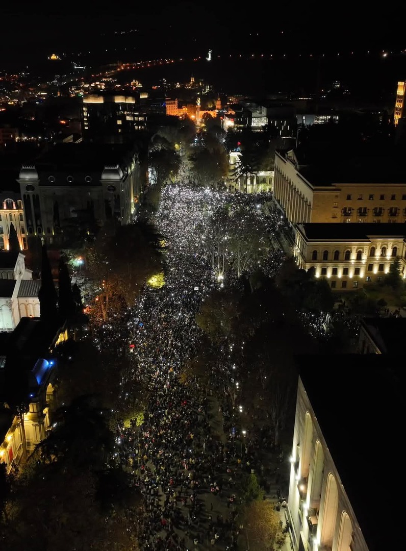 Gruzija: Stotine hiljada demonstranata blokiralo centar - slika 4