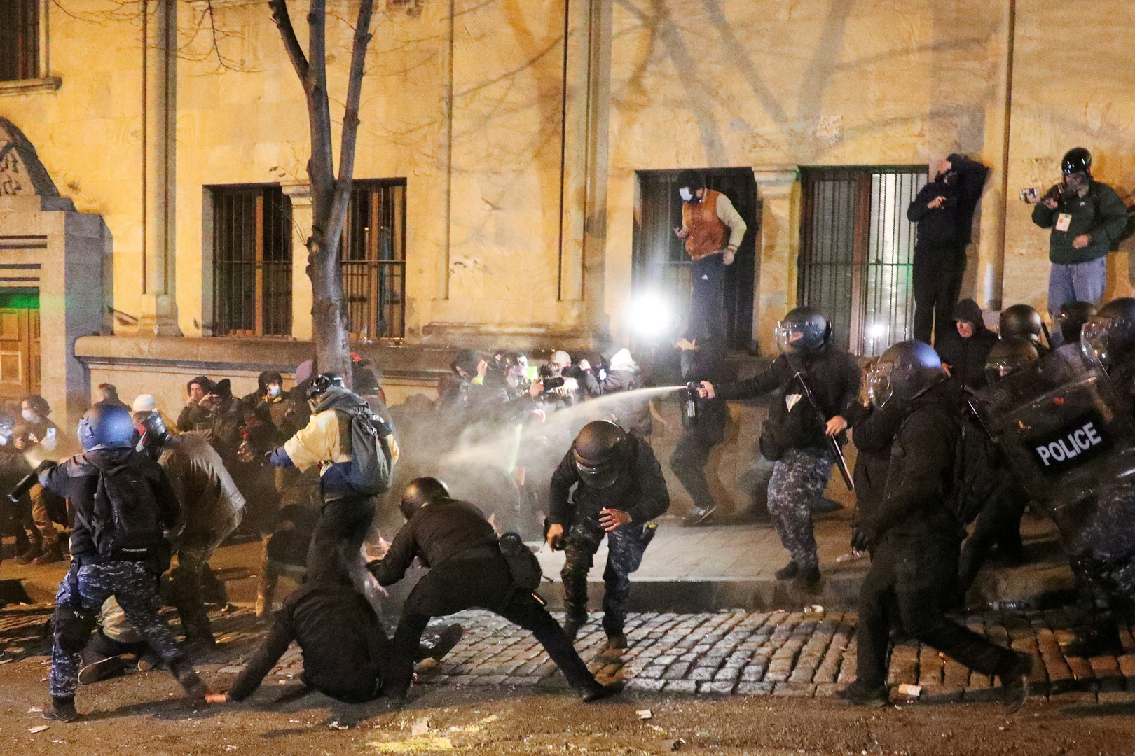 Gruzija: Stotine hiljada demonstranata blokiralo centar - slika 2