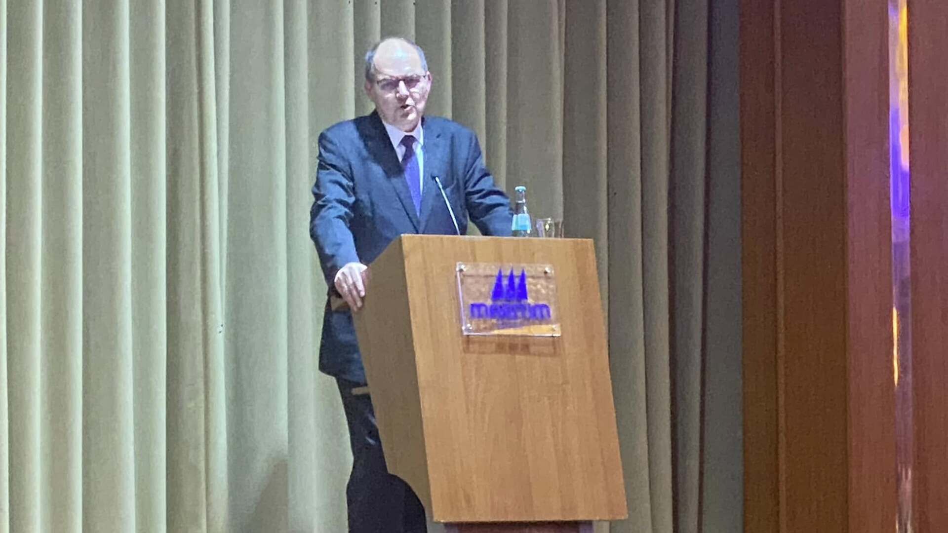 Schmidt: Žao mi je da me Merkel nije pomenula. Ona me poslala u BiH - slika 1