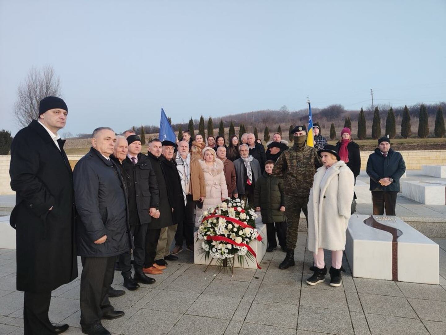 Delegacija iz BiH posjetila Memorijalni centar Adem Jašari na Kosovu - slika 2