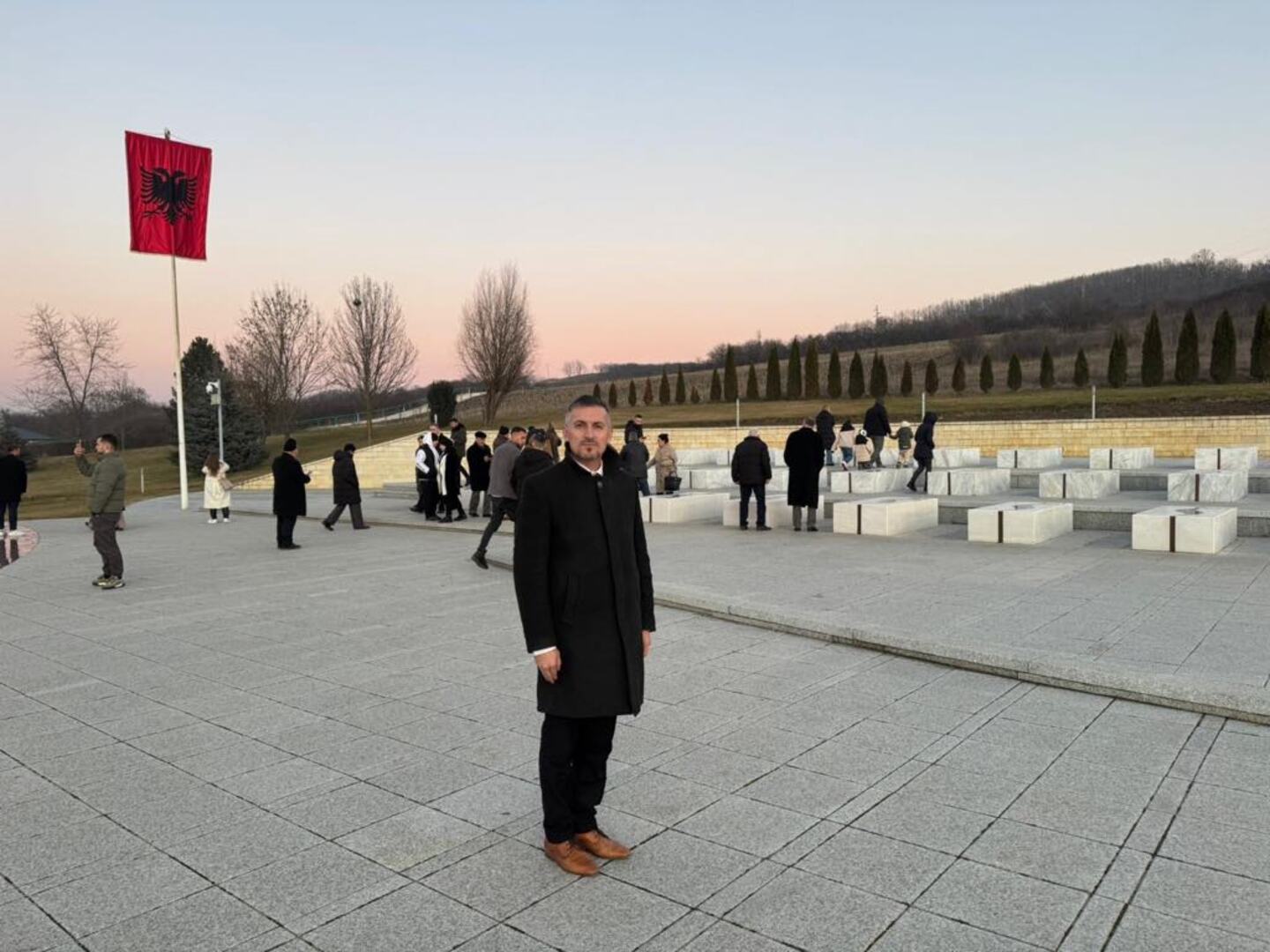 Delegacija iz BiH posjetila Memorijalni centar Adem Jašari na Kosovu - slika 4