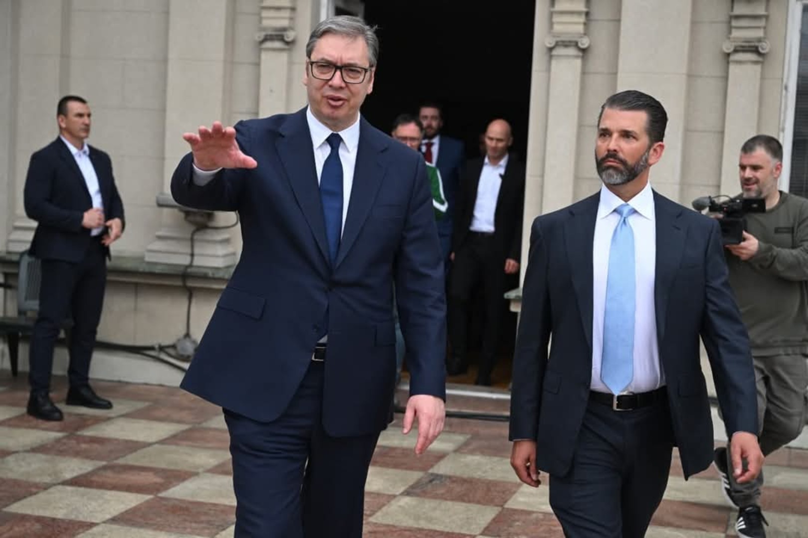 Vučić razgovarao sa Trampom mlađim: Istakao sam značaj odnosa i saradnje sa SAD  - slika 2