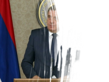 Evropska unija mora na "crnu listu" staviti Dodika