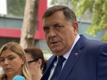 Samo u BiH Dodik je nekakav "baja". Zašto mu ovi "naši" to dopuštaju?