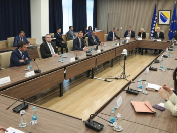 Ni Vukan sit nit’ ovce na broju: Dvije Trojke u istom toru!