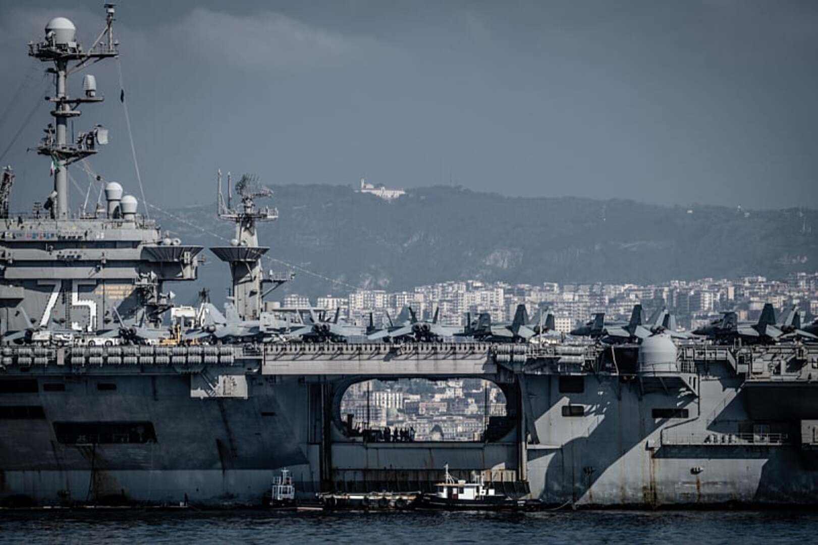 Po drugi put u sedam dana: Američki avion F-18 pao s piste nosača aviona - slika 1
