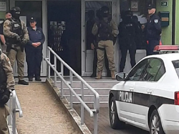 Jučer je uhapšeno 27 ljudi. Većina su policajci