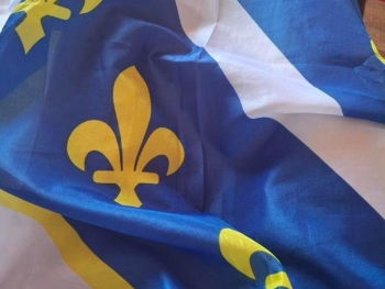Policija Rs ne može oduzimati zastave s ljiljanima niti kažnjavati