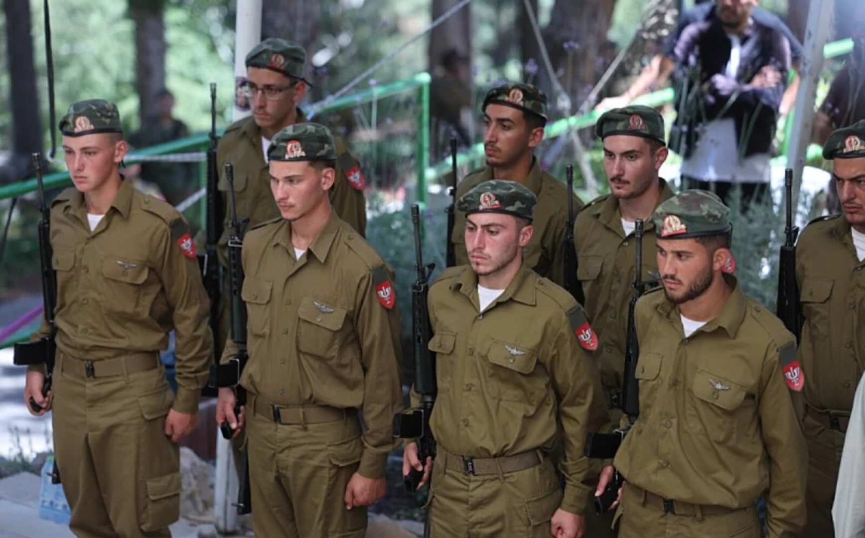 Dok Palestinci umiru od gladi, Izraelci pauziraju zbog toplotnog vala - slika 1