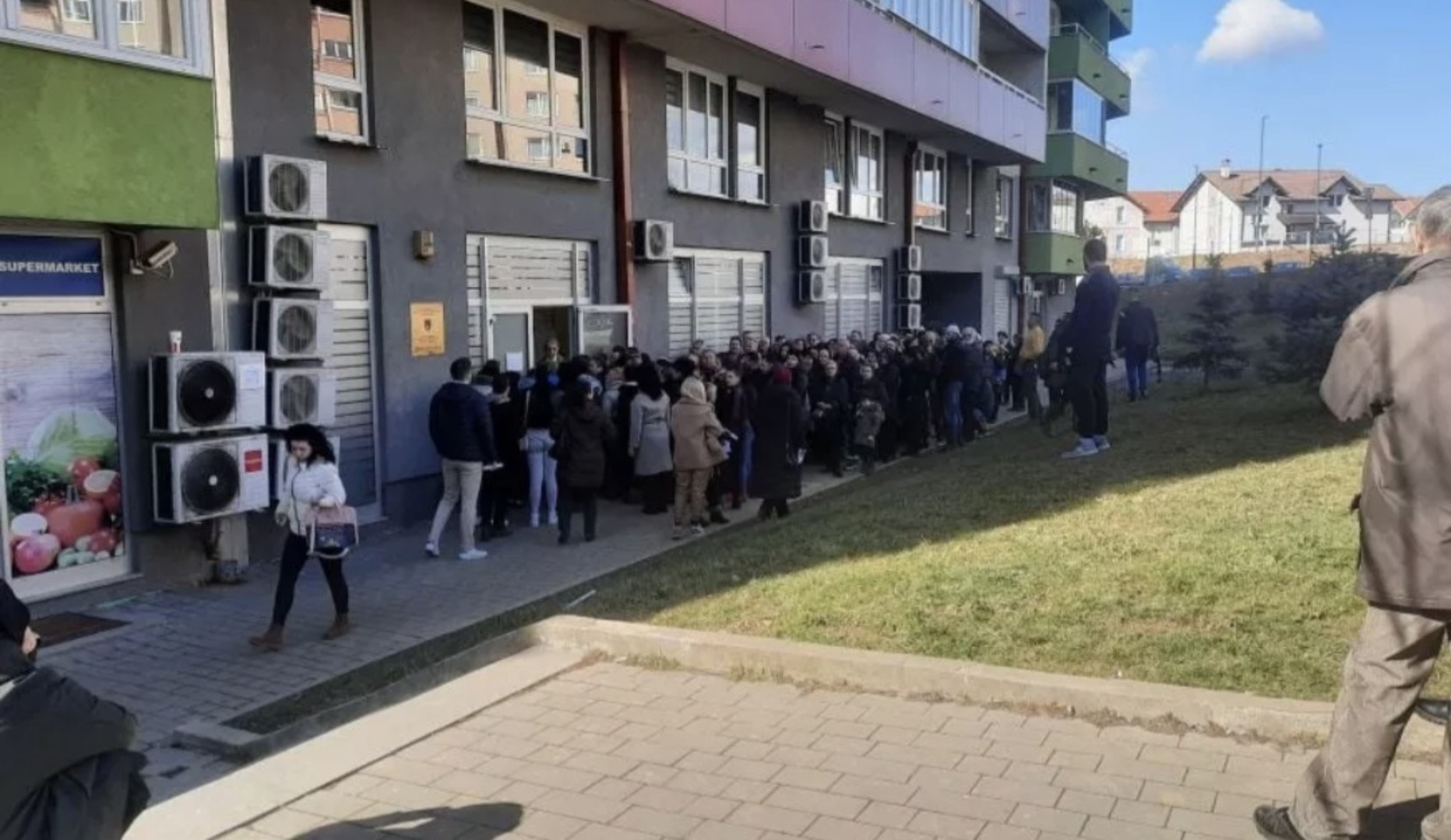 NEODRŽIV SISTEM Za sedam mjeseci u FBiH 6.434 manje zaposlenih, a 5.670 penzionera više - slika 1