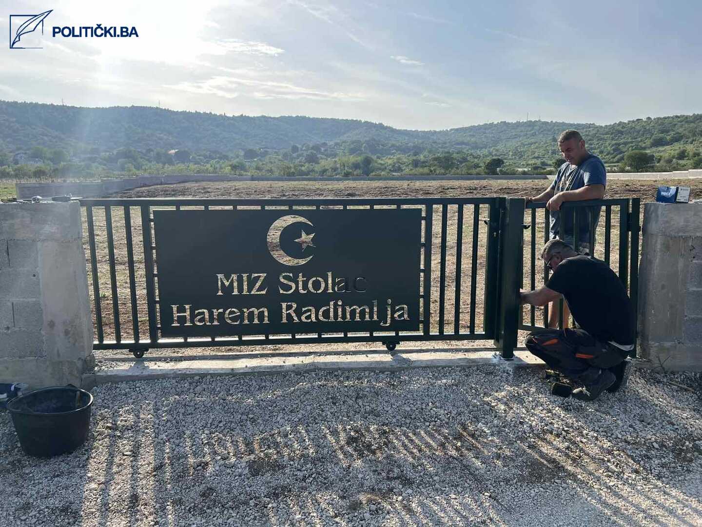 Postavljene kapije na novom groblju u Stocu - slika 2