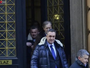 Oslobođeni Asim Sarajlić i drugi
