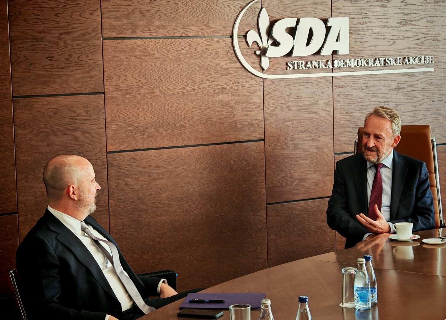 Izetbegović razgovarao sa otpravnikom poslova Ambasade SAD-a Ginkelom - slika 1