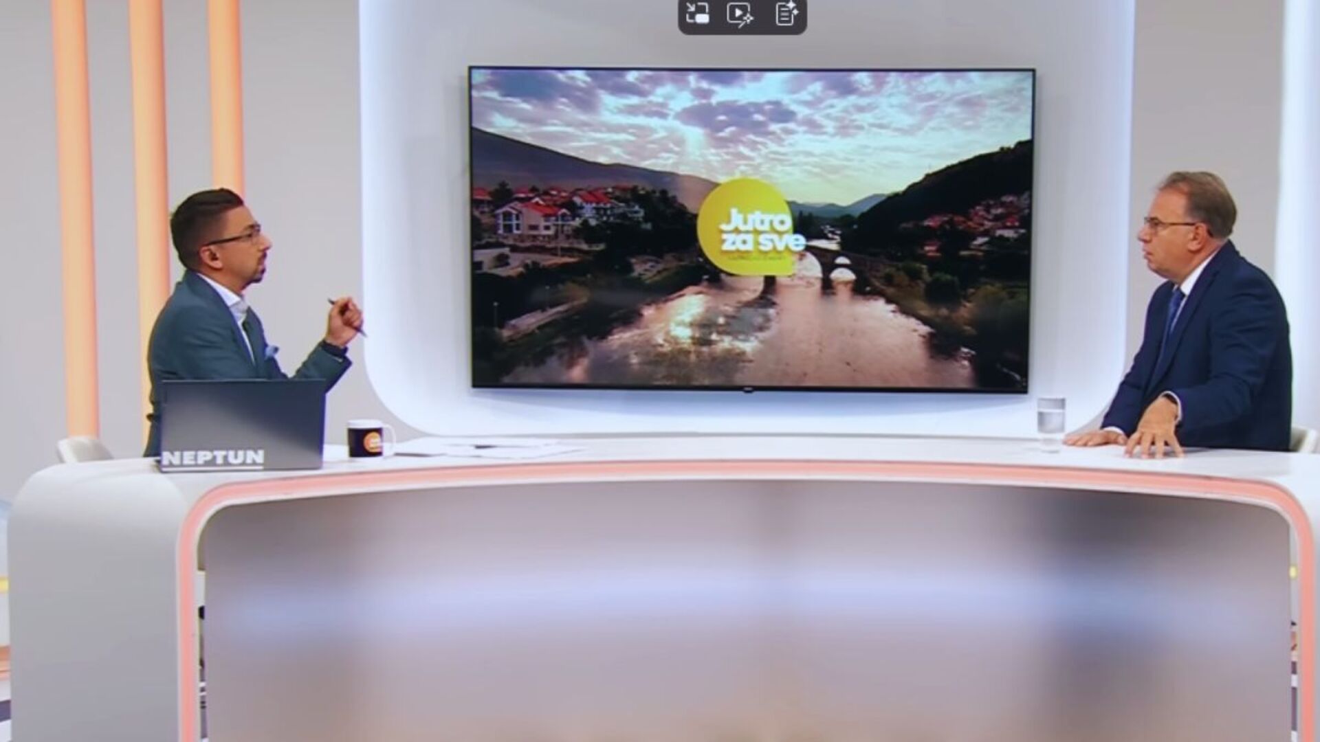 Nervozni premijer i mediji kao korektor vlasti - slika 1