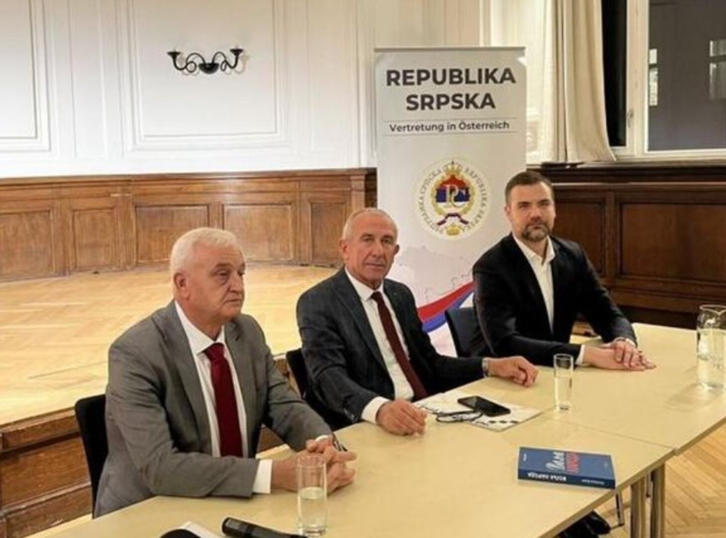 Promovisana Dodikova knjiga u Beču: Nepostojeća "Država" osuđenog bivšeg predsjednika - slika 1