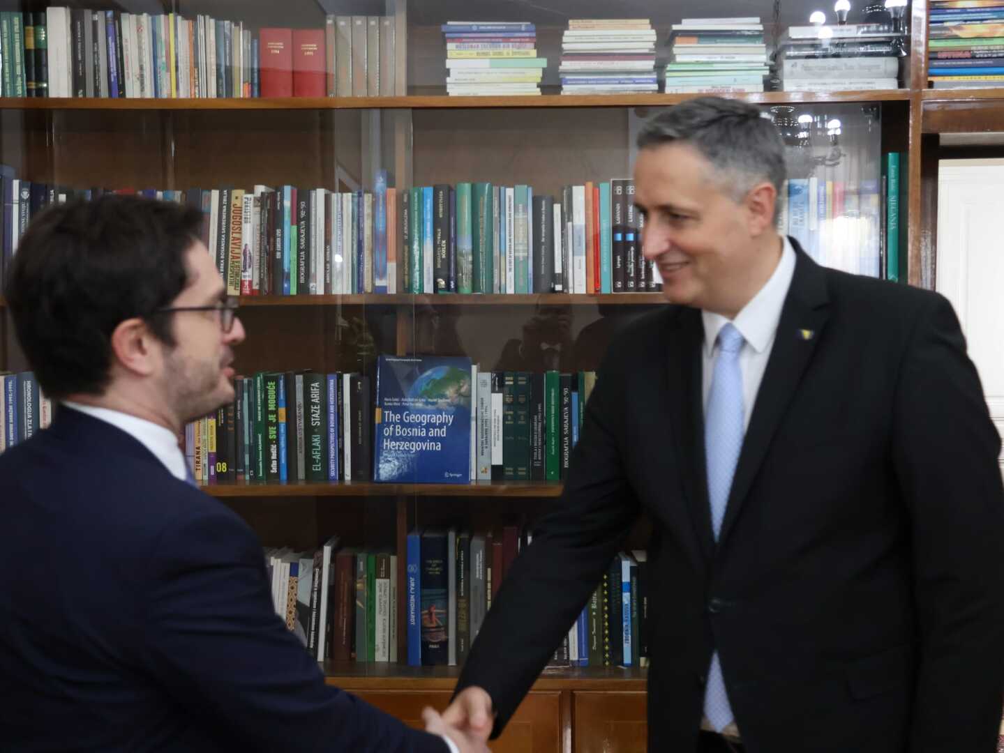 Bećirović razgovarao s ambasadorom Francuske o predstojećem sastanku s Macronom - slika 1