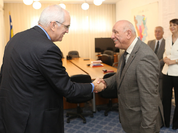 Ambasador Rick Holtzapple sa članovima CIK-a BiH o pripremama za prijevremene izbore u Rs i...