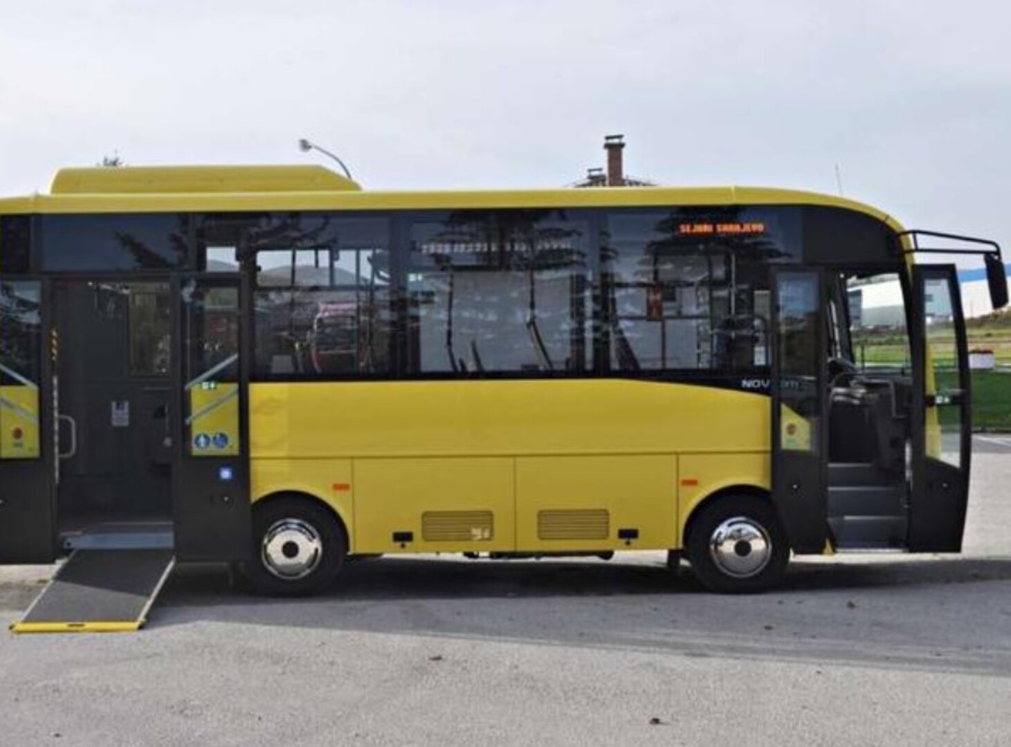 Sarajevo nabavlja 15 novih minibusa, ministar Šteta potpisao sporazum - slika 1
