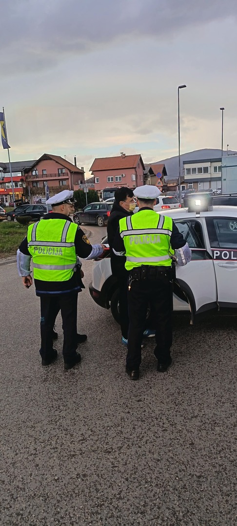 Kakanj: Na protestima protiv aerozagađenja uhapšen političar - slika 3