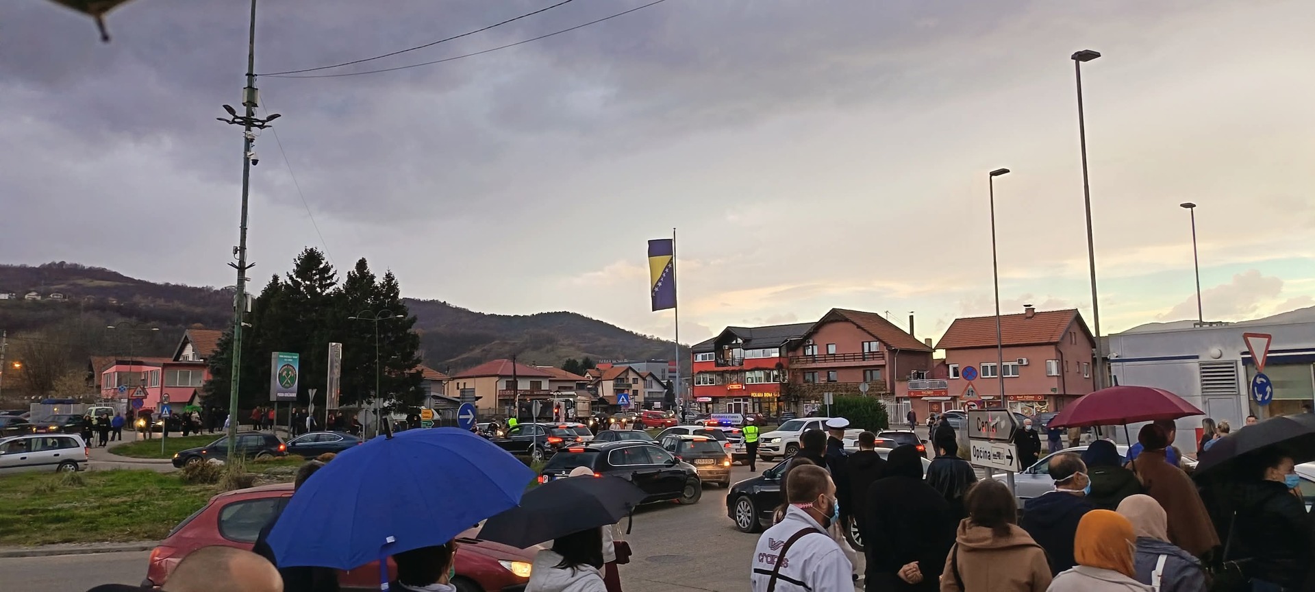 Kakanj: Na protestima protiv aerozagađenja uhapšen političar - slika 2