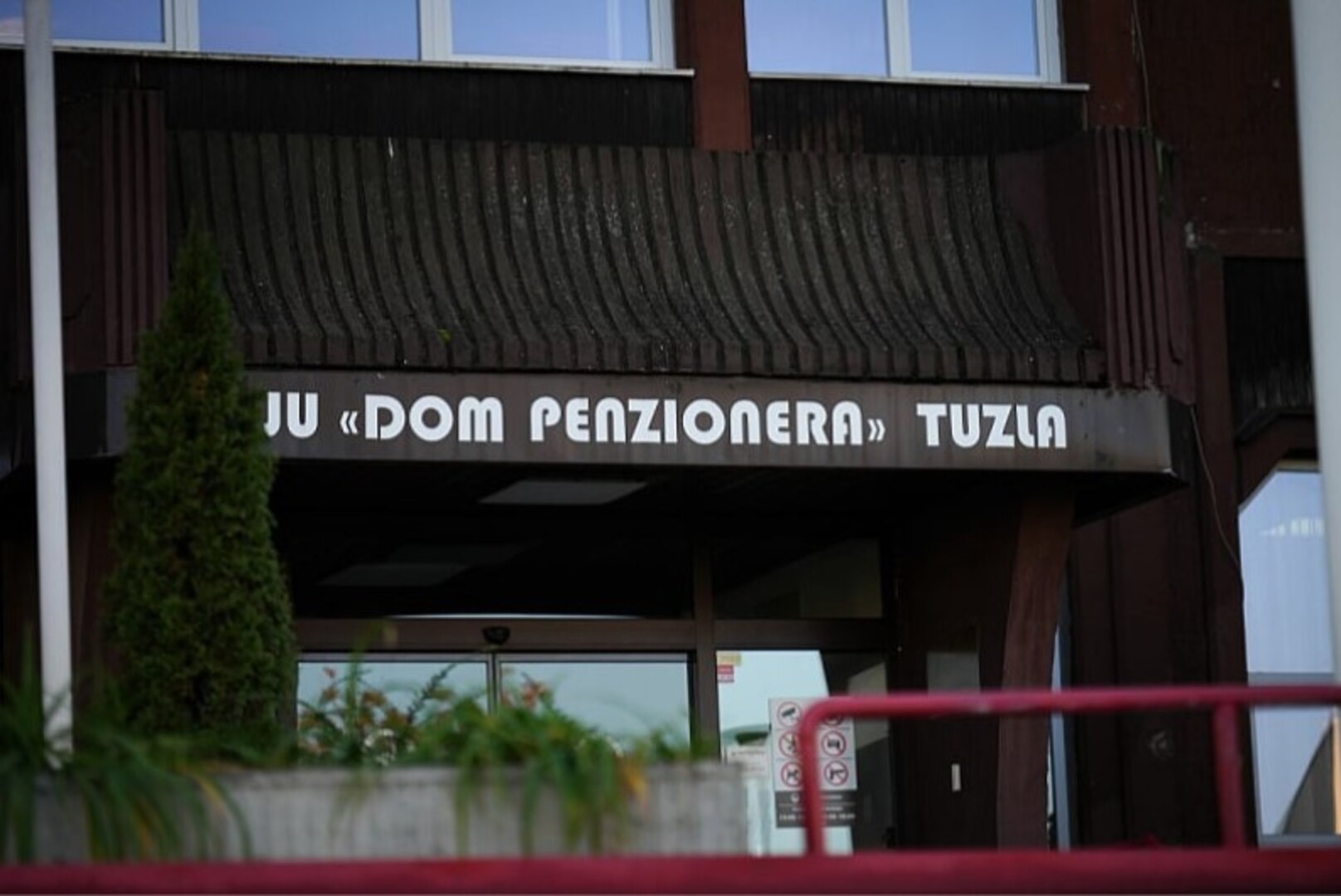 Nema vremena za šutnju: Vijećnica Naše stranke traži ostavke zbog tragedije u Tuzli - slika 1