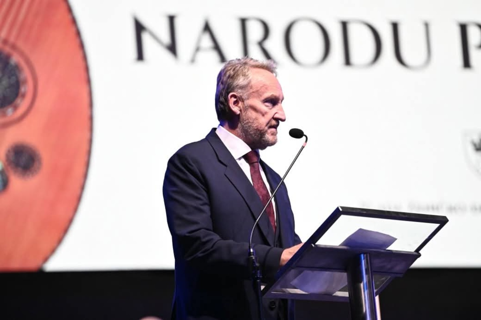 "Bolje je 1.000 dana pregovarati nego jedan dan ratovati, ginuti, ubijati, razarati..." - slika 1