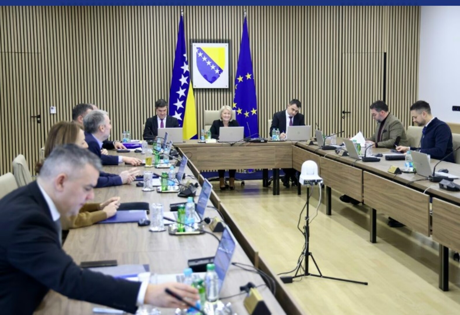 Dok radnici ostaju bez posla, političarima odobreno 360.000 KM po osobi za diskrecione grantove - slika 1