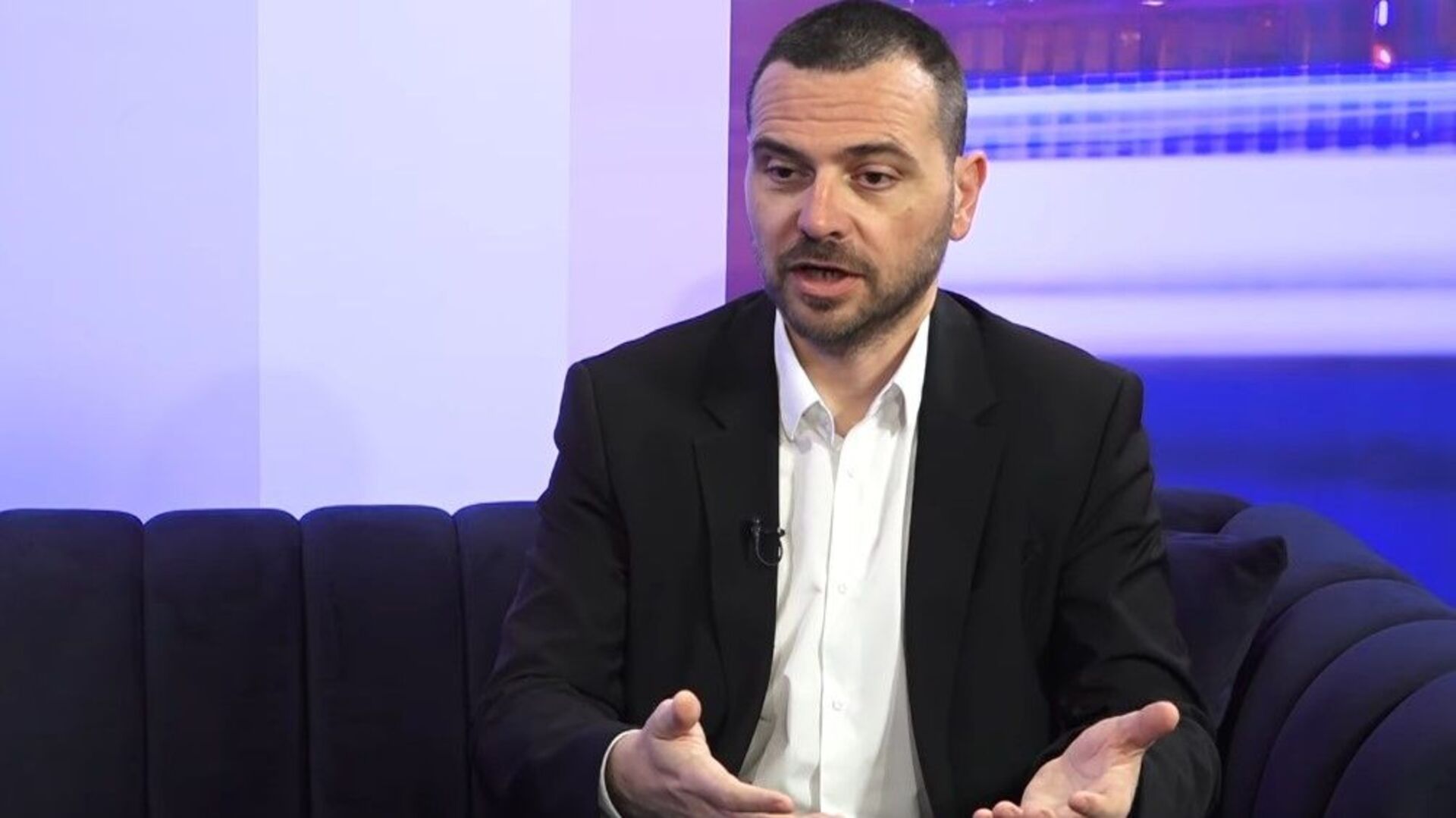 Magazinović: BiH nije samo mahati zastavom, već plaćati porez, puna im usta BiH, a ne poštuju je - slika 1