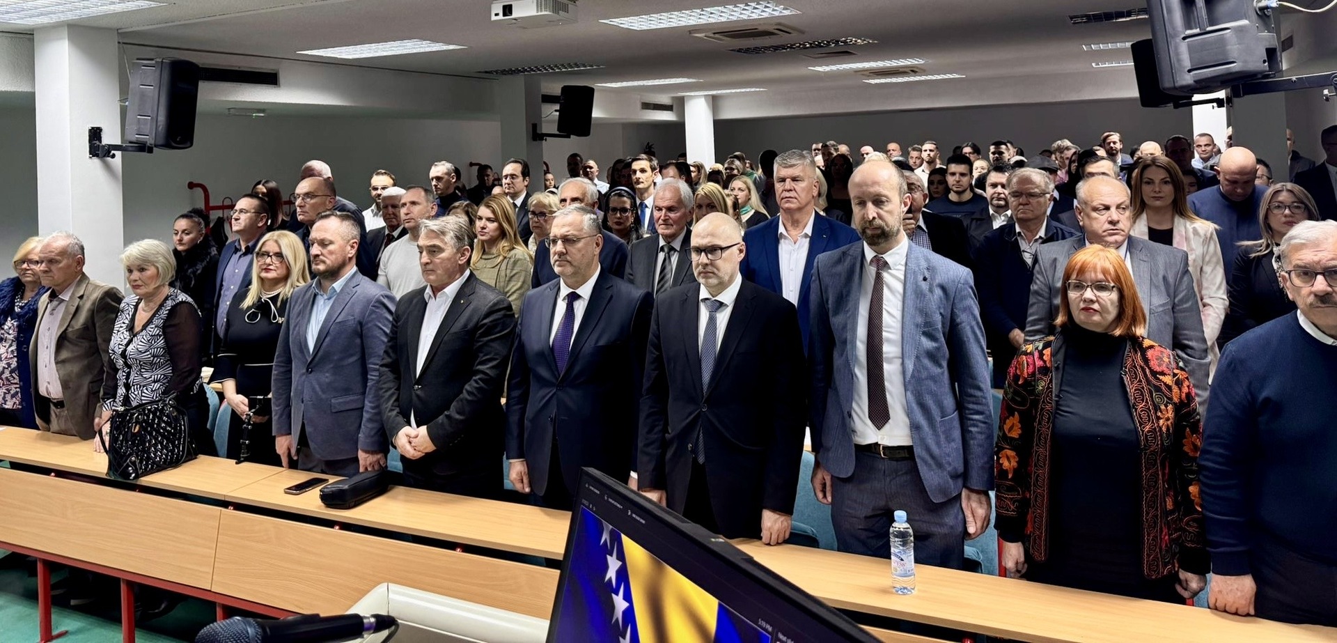 Komšić na promociji udžbenika „Ustavno pravo“ u Tuzli - slika 3