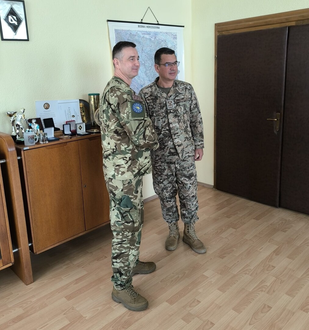 Mađarski general EUFOR-a obilazi kasarne u BiH - slika 2