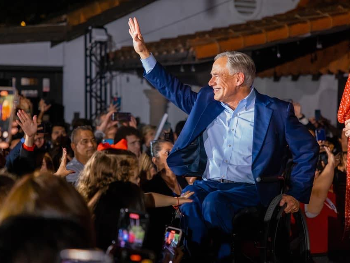 Šta se zapravo krije iza Greg Abbottovog „rata protiv šerijata“?