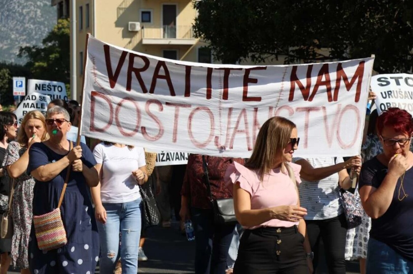 Zakon o radu još na čekanju: Sindikat upozorava da nacrt "razgrađuje prava radnika" - slika 1