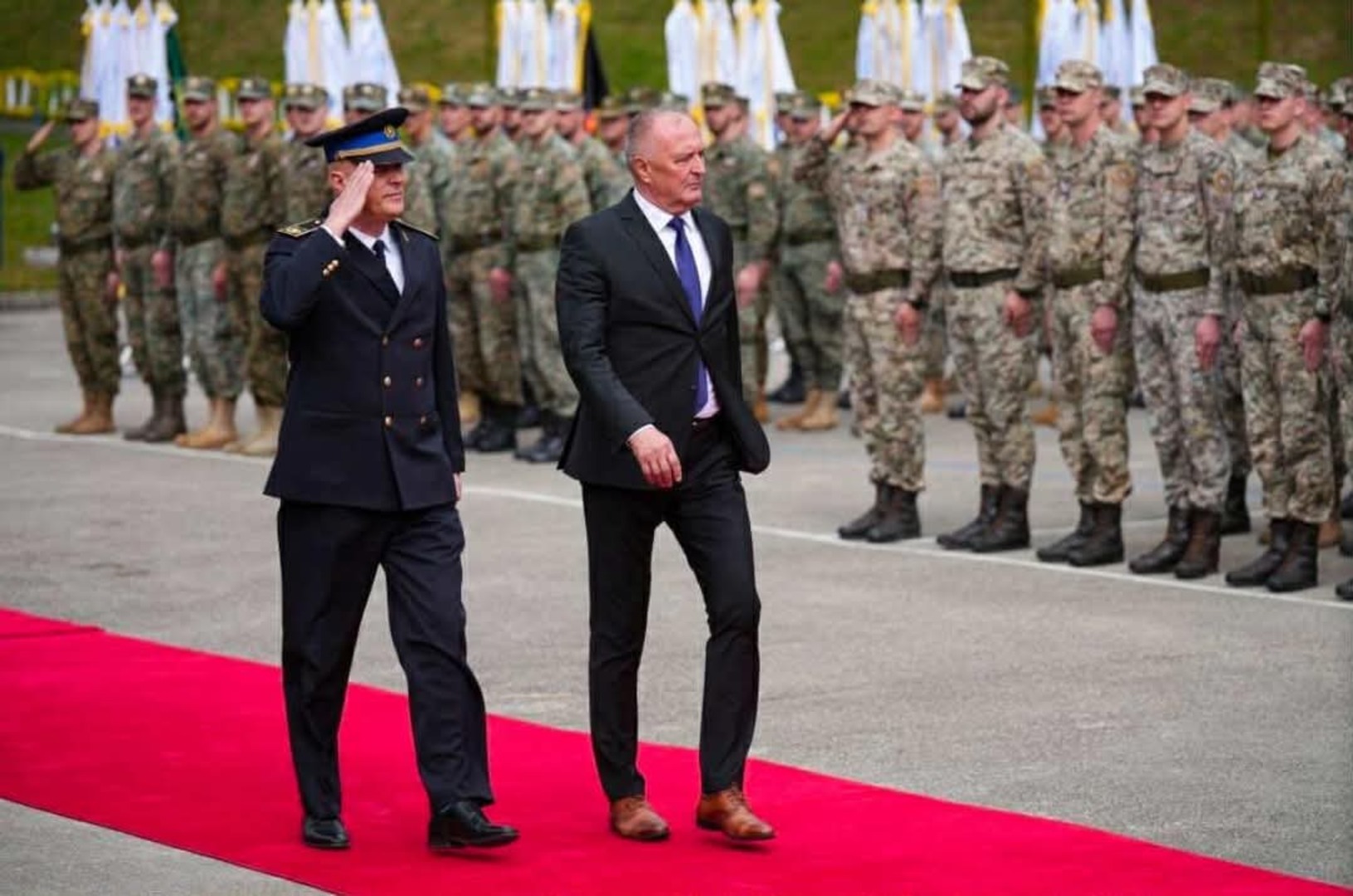 Helez: Pratimo susjede i nastavljamo opremati i naoružavati OSBiH po NATO standardu - slika 1