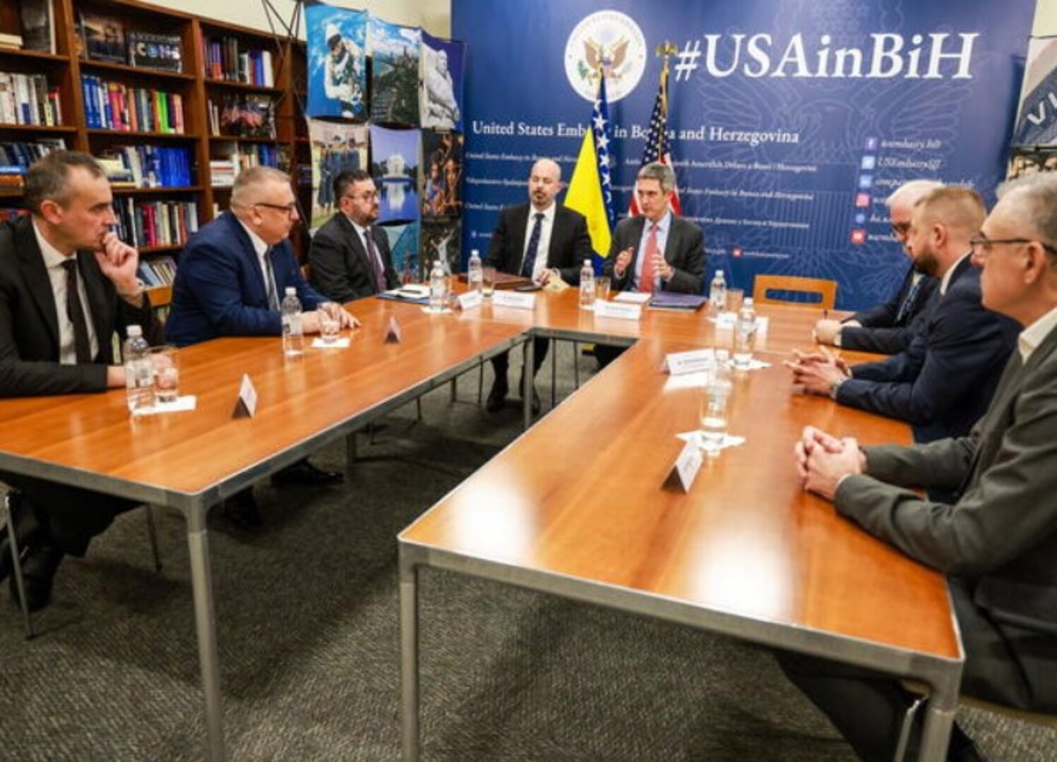 Rukovodstvo SDS-a s Flemingom i Ginkelom: Tražili skidanje s OFAC liste i upozorili na izbornu krađu - slika 1