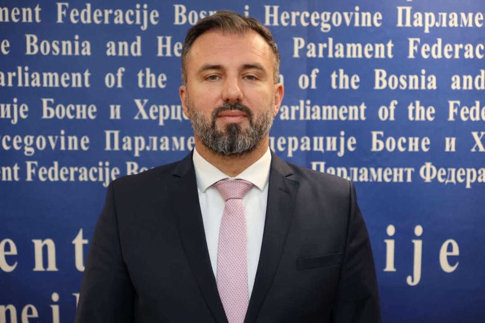 Stojanović uzvraća na prozivke: “Pećanin me tendenciozno povezuje s neistinitim narativima” - slika 1
