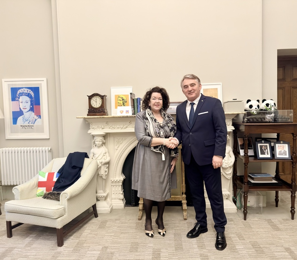 Komšić razgovarao s Karen Pierce - slika 1