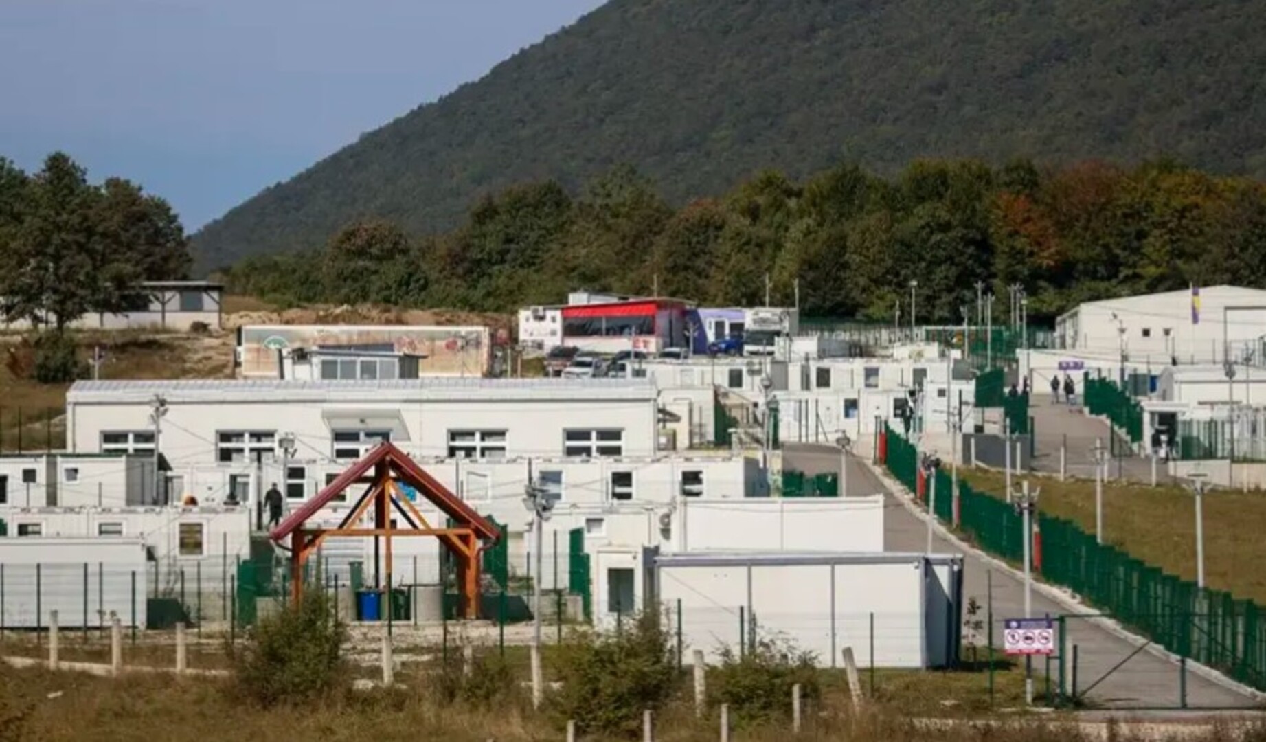 U kampu Lipa trenutno je oko 440 migranata, upravljanje će preuzeti država - slika 1