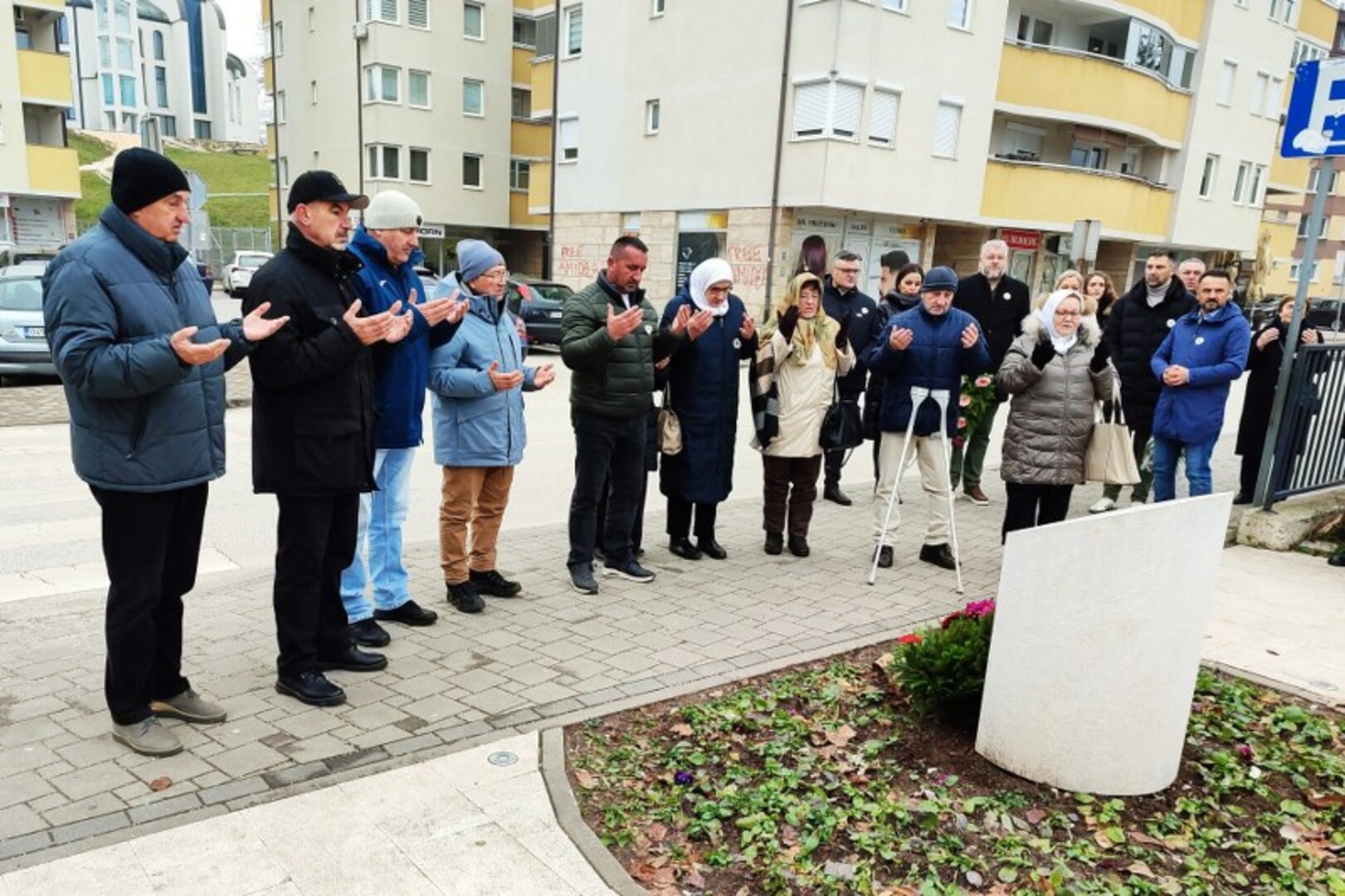 U Vogošći obilježen jubilej Srebrenice: „Pamtiti žrtvu, ali i heroja“ - slika 3